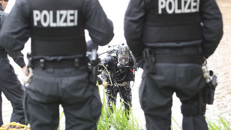 Bei der Suchaktion mit einem Taucher konnte auch die zweite Leiche geborgen werden.