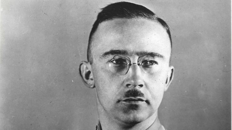 Die Wissenschaftler erschreckt, wie selbstverständlich Himmler in seinem Kalender "Privates und mörderische Befehle" nebeneinander auflistet.