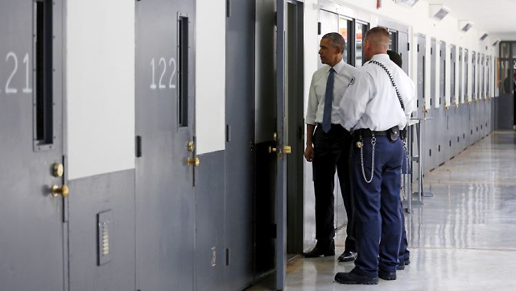Im Kampf für ein gerechteres Justizsystem hat Barack Obama 2015 in Oklahoma als erster amtierender US-Präsident ein Bundesgefängnis besucht.