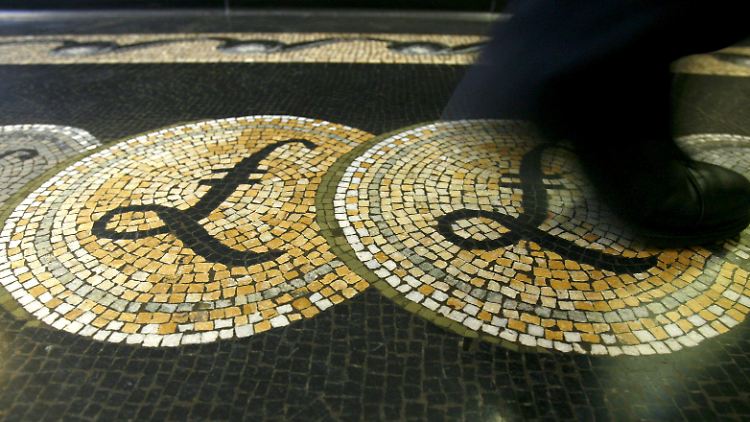 Die Bank of England verringert ihren Zinssatz von 0,50 Prozent auf 0,25 Prozent.
