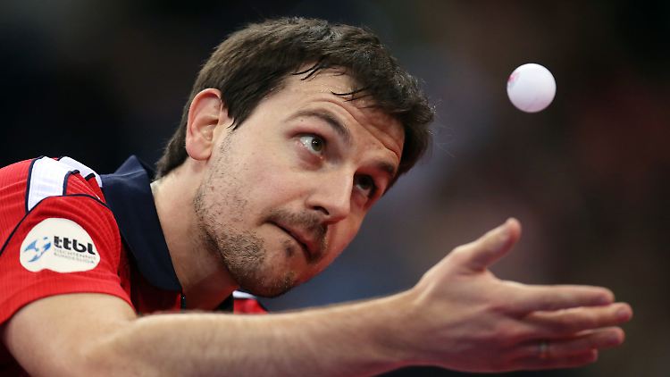 Tauscht für kurze Zeit den Schläger gegen die Fahne: Timo Boll.