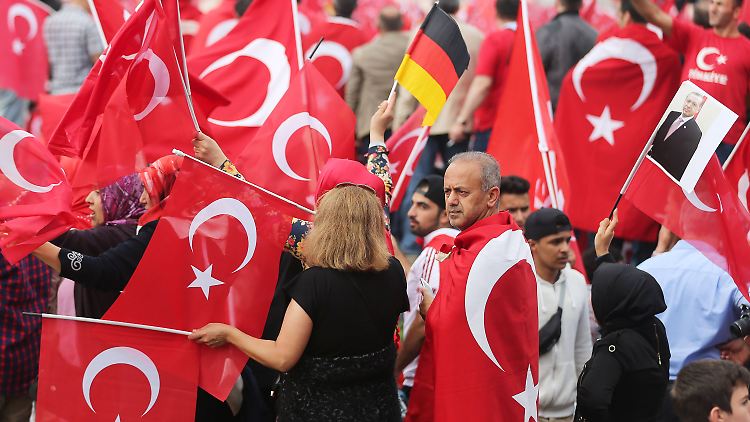 Erdogan-Anhänger Ende Juli bei der Demonstration in Köln