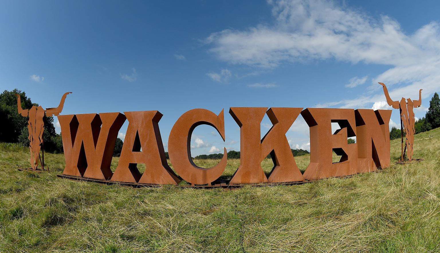 Das kleine Örtchen Wacken in Schleswig-Holstein ist wahrlich ...