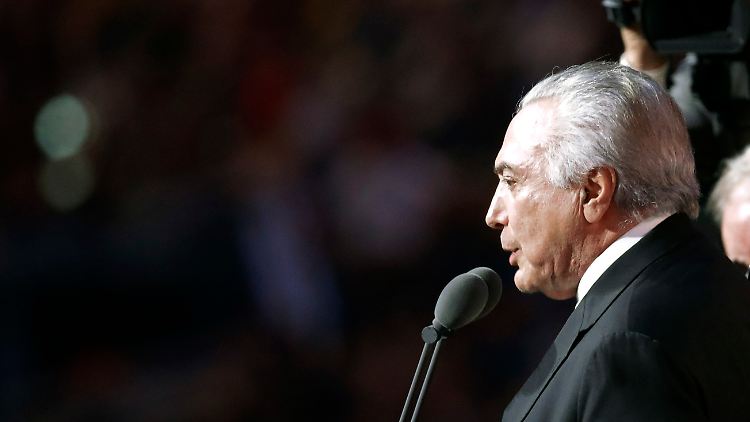 Brasiliens Interimspräsident Michel Temer eröffnet die Olympischen Spiele von Rio de Janeiro - und wird ausgepfiffen.