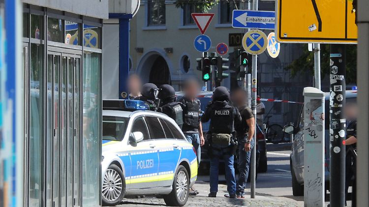 Die Polizei sperrte einen Teil der Saarbrücker Innenstadt ab.