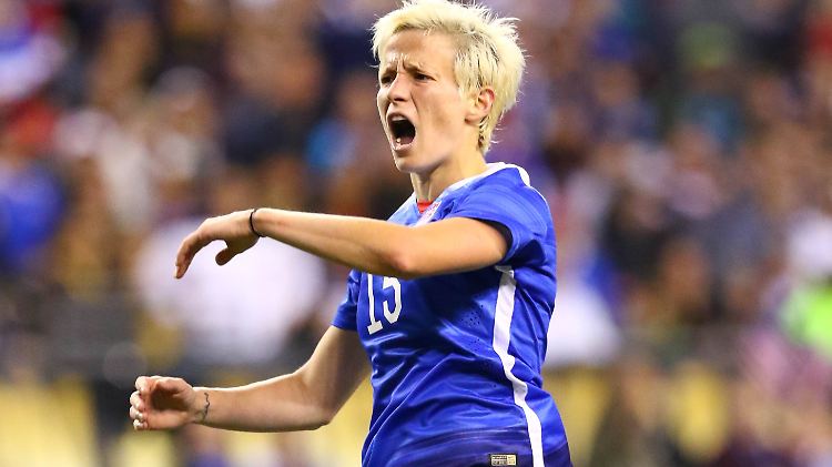 Die US-Fußballerin Megan Rapinoe zeigt sich persönlich angegriffen und bemängelt die Mobbing-Mentalität bei Spielen.