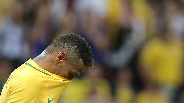 Läuft nicht: Neymar hat schlechte Laune und das ganze Land mit ihm.