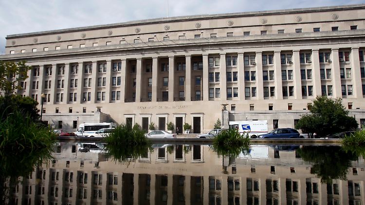 Das "Department of the Interior" (DOI) in Washington: Ein mächtiges Gebäude mit langen Gängen und vielen Zimmern.