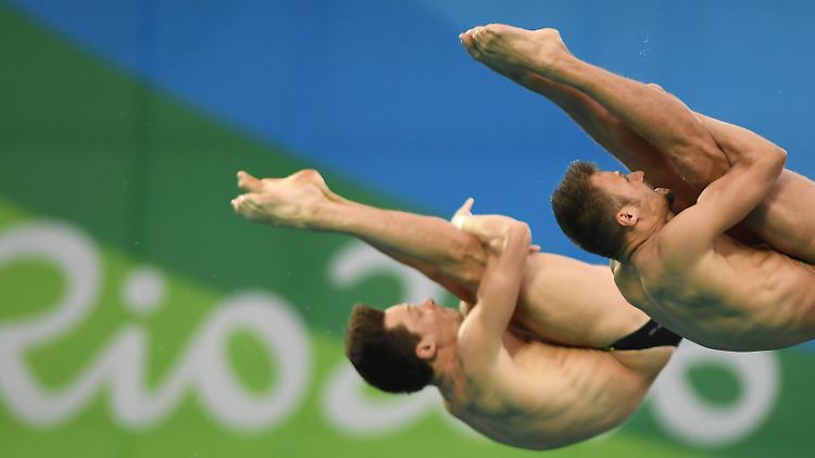 Synchron in der Luft, aber kein spritzerfreies Eintauchen: Hausdinbg/Klein verpassen Olympia-Medaille.