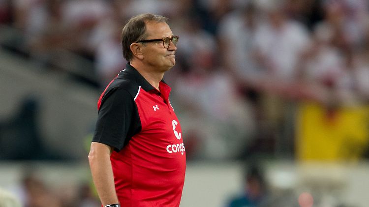 Saisonauftakt vermasselt, Stimmung verhagelt: Ewald Lienen.