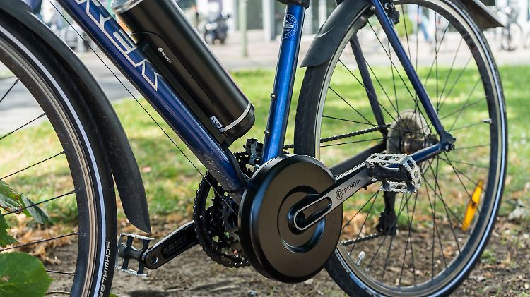 Der Motor des Pendix-Antriebs sitzt links am Tretlager, darüber befindet sich der Akku am Platz des Flaschenhalters.