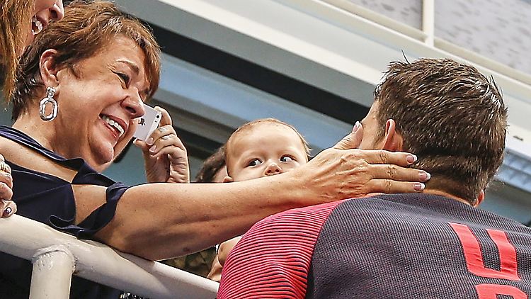 "The Big American Show": Michael Phelps nach Gold-Medaille Nummer 20 bei seiner Familie im Schwimmstadion von Rio.