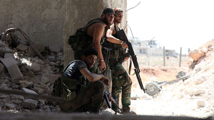 Die Kämpfe gehen weiter: Soldaten der syrischen Armee in Aleppo.
