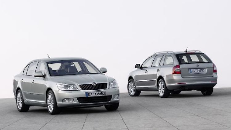 Es gibt den von 2004 bis 2012 gebauten Octavia als Limousine mit großer Heckklappe und als Kombi.