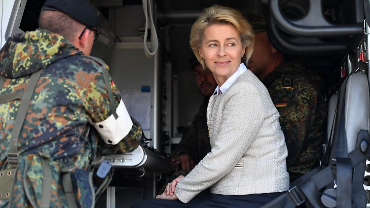 Die Muster bleiben bestehen, wenn nicht ganz beharrlich dagegen angearbeitet wird, sagt von der Leyen.