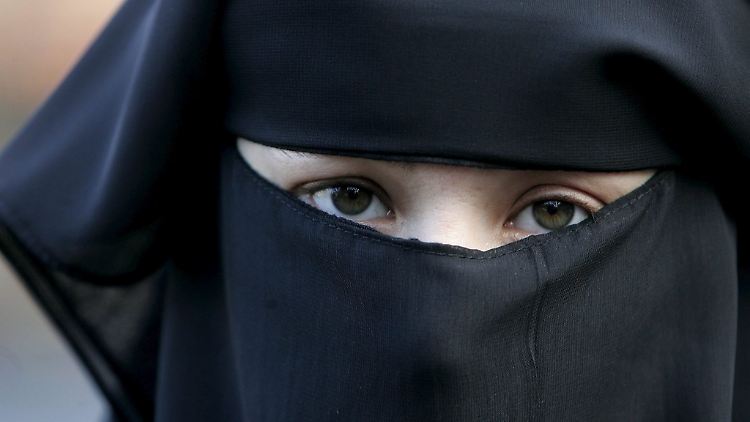 Terrorgefahr? Auch in der Union herrscht Uneinigkeit über den Umgang mit der Vollverschleierung einiger Musliminnen in Deutschland.