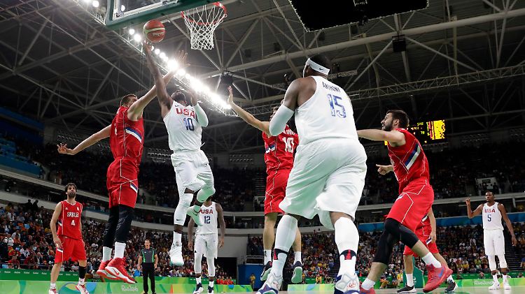 In dem Spiel gegen Serbien war Kyrie Irving mit 15 Punkten der beste US-Werfer.