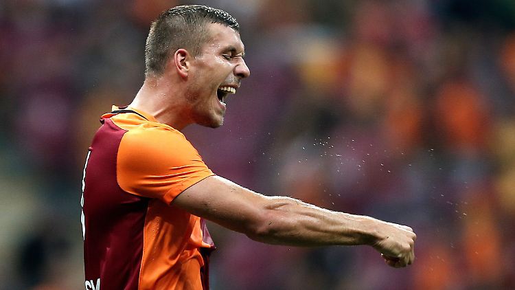 Nach dem Ligapokal gewinnt Podolski mit "Gala" auch den Superpokal.