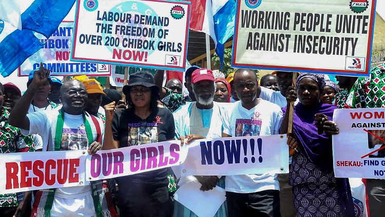 Foto von 2014: Nigerianische Demonstranten werfen der Regierung Versagen im Fall der entführten Schülerinnen vor. 