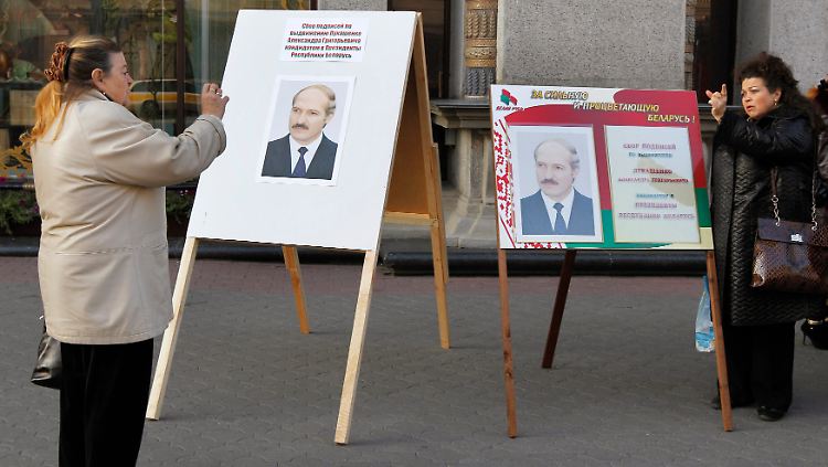 Der autoritär herrschende Lukaschenko lässt sich von seinen Landsleuten "Vater" nennen.