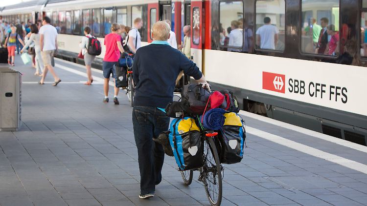 Das Fahrrad im Zug ist für viele eine große Herausforderung.