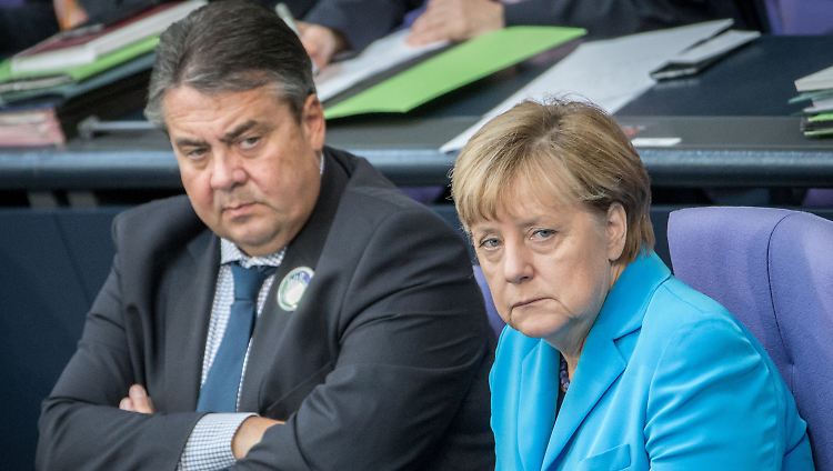 Setzen Union und SPD im Herbst ihre Zusammenarbeit for? Gut möglich, dass den Parteichefs Sigmar Gabriel und Angela Merkel kaum etwas anderes übrig bleibt.