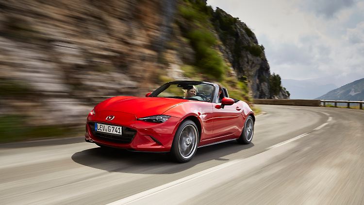 Der Mazda MX-5 ist eine vergleichsweise preisgünstige Puristen-Variante.