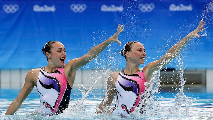 Solche Bilder sind beim IOC gern gesehen - allerdings nur, wenn Frauen im Wasser choreographieren.