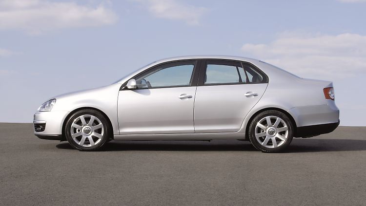 Parallel zum Golf V hat VW die Stufenhecklimousine Jetta zwischen 2005 und 2010 angeboten.