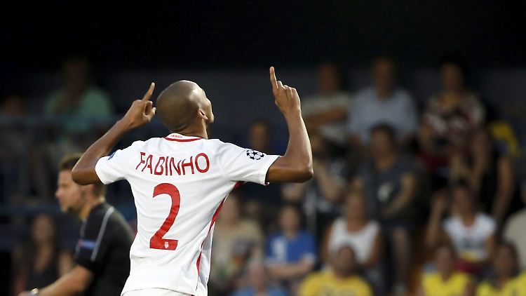 Moncaos Stürmer Fabinho Tavares  weiß, bei wem er sich zu bedanken hat.