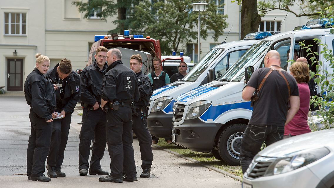 Der 27-jährige Verdächtige wird weiter verhört.
