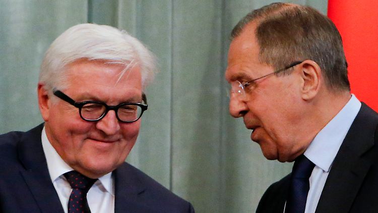 Bundesaußenminister Frank-Walter
Steinmeier und Russlands Außenminister Sergej Lawrow.