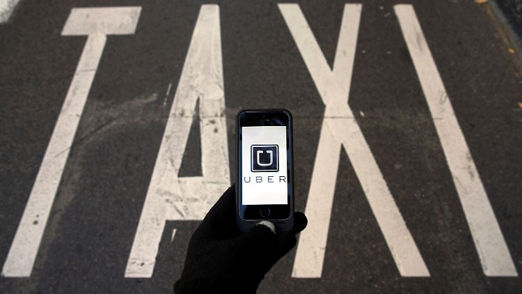 Der Fahrdienst-Vermittler Uber will das Feld nicht dem Internet-Riesen Google überlassen.