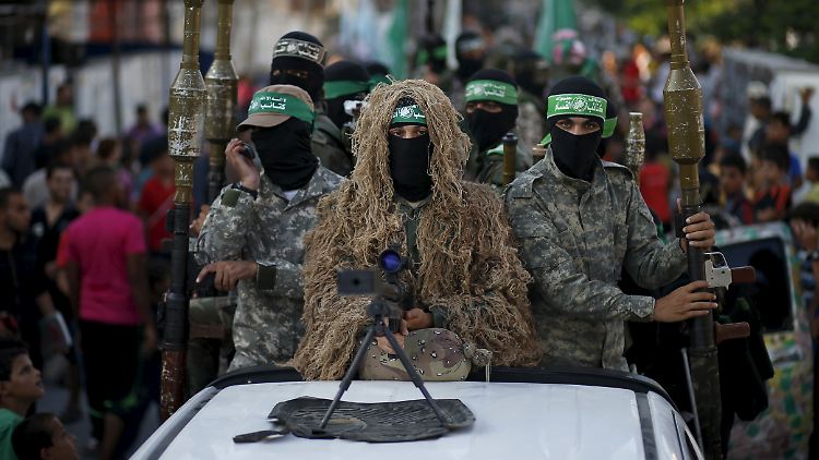 Erdogan sieht in der Hamas die demokratisch gewählte Regierung des Gaza-Streifens. In der EU ist sie als Terrorgruppe eingestuft.