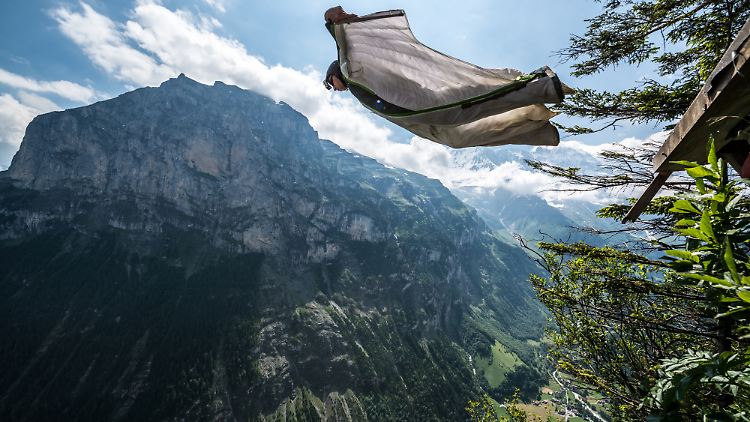Das Lauterbrunnental ist wegen seiner steilen Felswände besonders beliebt unter Extremsportlern.