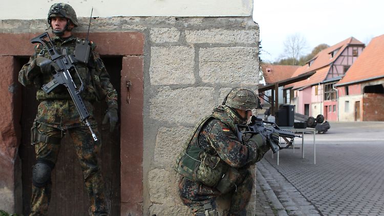 Schon jetzt ist der Einsatz der Bundeswehr bei "terroristischen Großlagen" vom Grundgesetz abgedeckt. 
