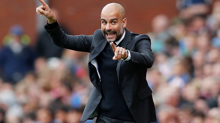 Nach zwei Siegen in zwei Spielen steht Guardiola mit Manchester City an der Spitze der Tabelle.