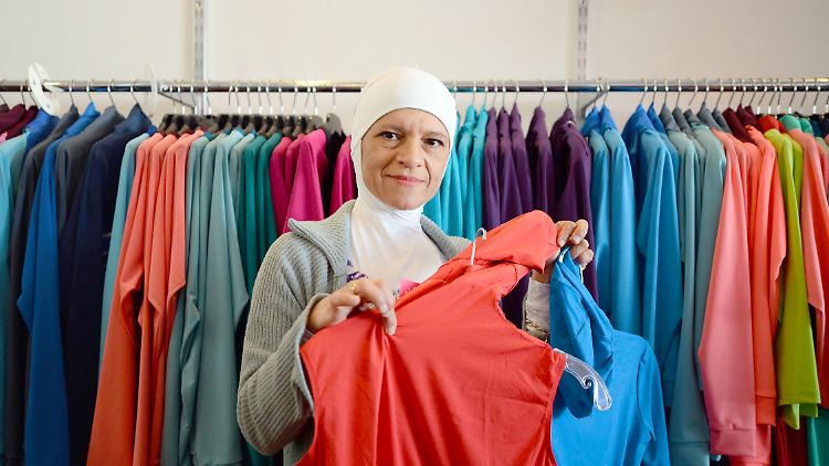 Burkini-Erfinderin Aheda Zanetti in ihrer Boutique in Sydney