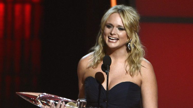Miranda Lambert: "Ich habe JA gesagt!"