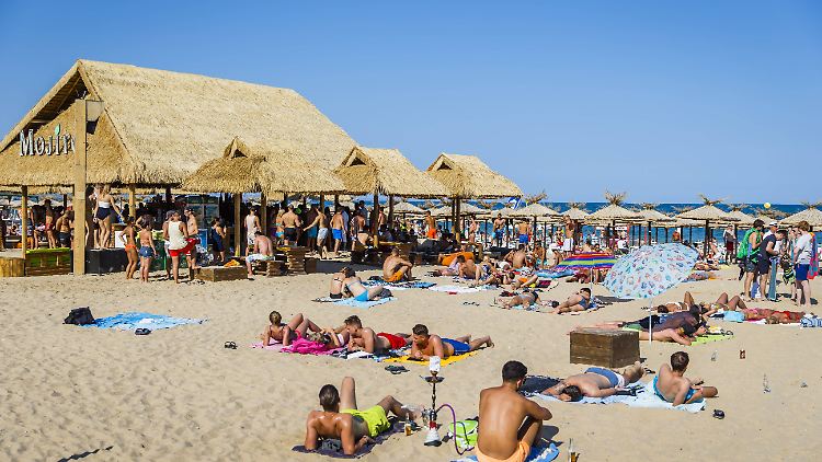 Bulgariens Strände sind besonders bei Partytouristen beliebt. Außerdem sind die Preise etwa im Vergleich zu Spanien sehr günstig.