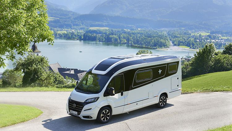 Teilintegrierte Reisemobile zählen bei der Kundschaft in Düsseldorf zu den absoluten Publikumslieblingen.