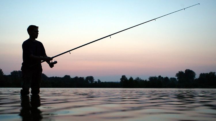 Wo Fischen erlaubt ist, müssen Nudisten vorsichtig sein.