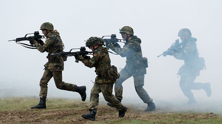 Die Bundeswehr soll gemeinsam mit der Polizei einen möglichen Großeinsatz üben.