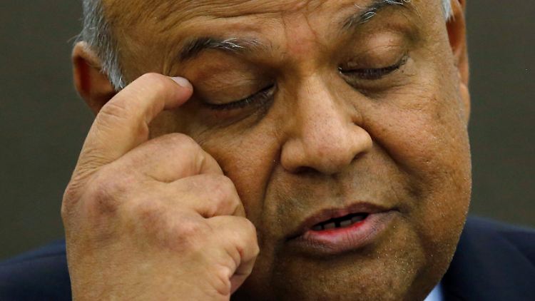 Das Finanzministerium teilte mit, dass Finanzminister Pravin Gordhan von der Polizei kontaktiert worden sei .