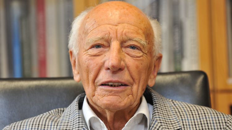 Walter Scheel im Jahr 2010.