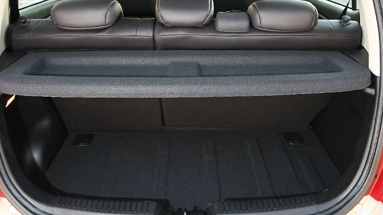 225 Liter Kofferraumvolumen beim Hyundai i10 entsprechen dem, was in diesem Segment zu erwarten ist.