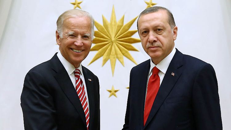 Biden strahlt, Erdogan nur ein bisschen.