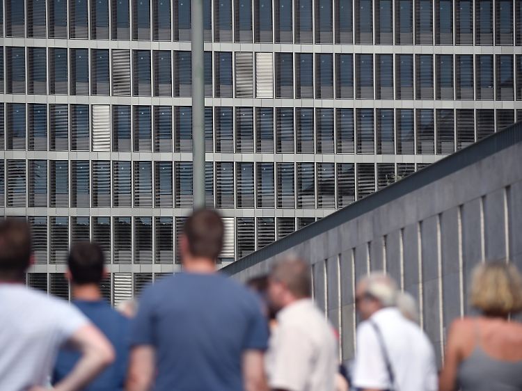 Die Skepis in der Bevölkerung ist groß: Zwei Drittel sollen nach einer kürzlich veröffentlichten Umfrage wenig bis gar kein Vertrauen in den Geheimdienst haben.
