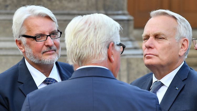 Witold Waszczykowski, Frank-Walter Steinmeier und Jean-Marc Ayrault (von links) in Weimar.