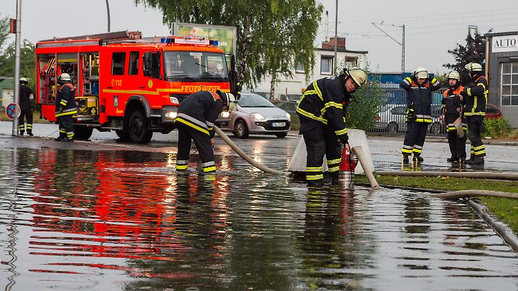 Die Feuerwehr war in Hamburg im Dauereinsatz.